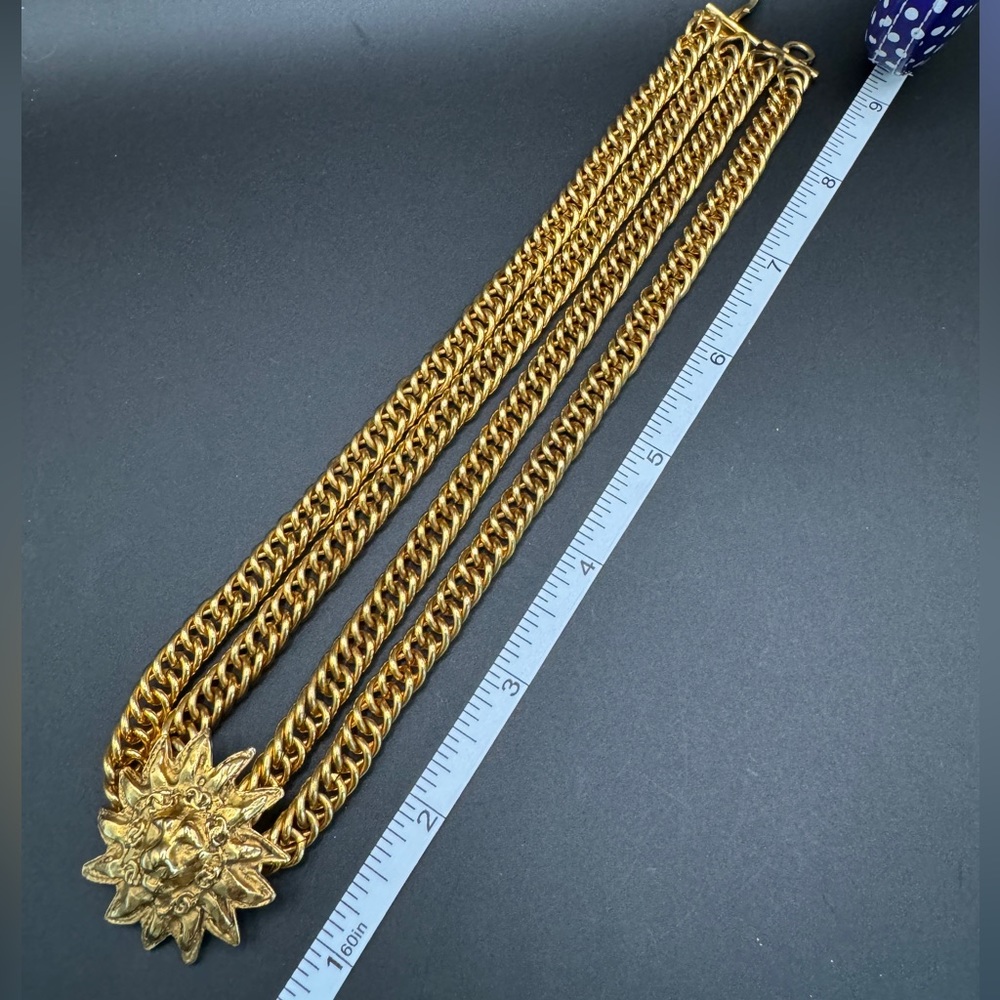 ‼️FINAL PRICE‼️ LOT 969 24K gold plated Chanel double strand vintage lion - Picture 4 of 14